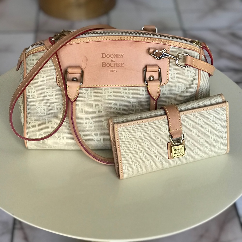 Authentic Dooney and Bourke Purse & Wallet